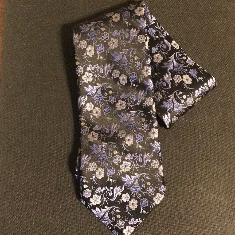 100% silk - Chelsea Collection by Robert Talbott